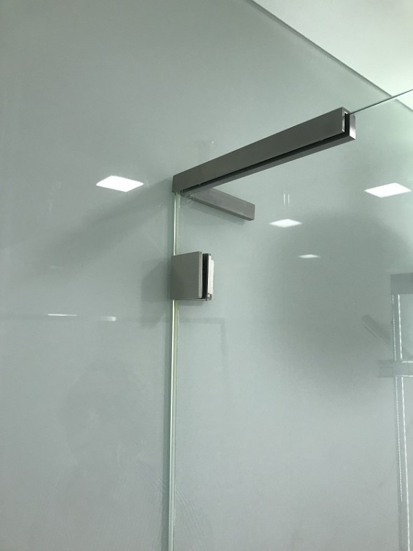 Stabilisierungswinkel 90° rechts für Glas-Duschen Hochglanz
